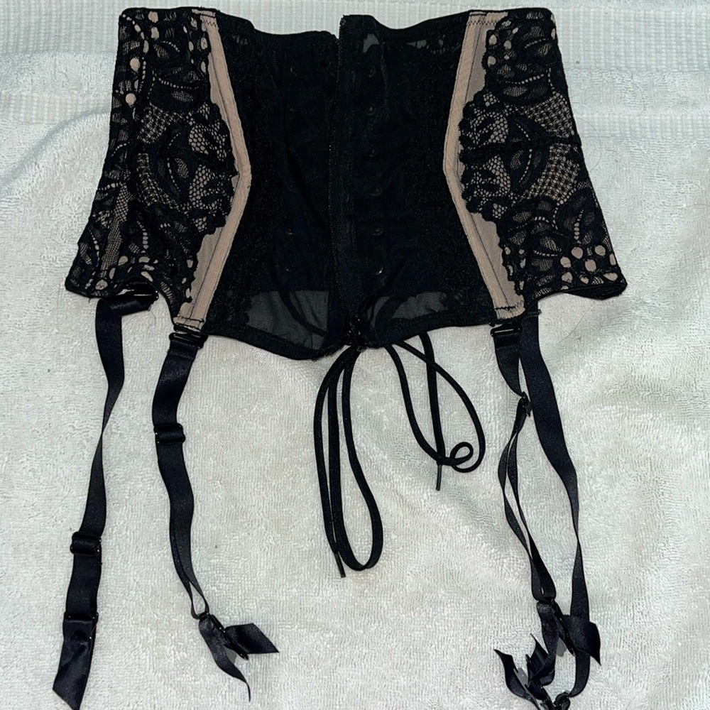 Rare Victoria’s Secret Very Sexy Zip‎ Up Crochet Lace Garter XS/S Lace